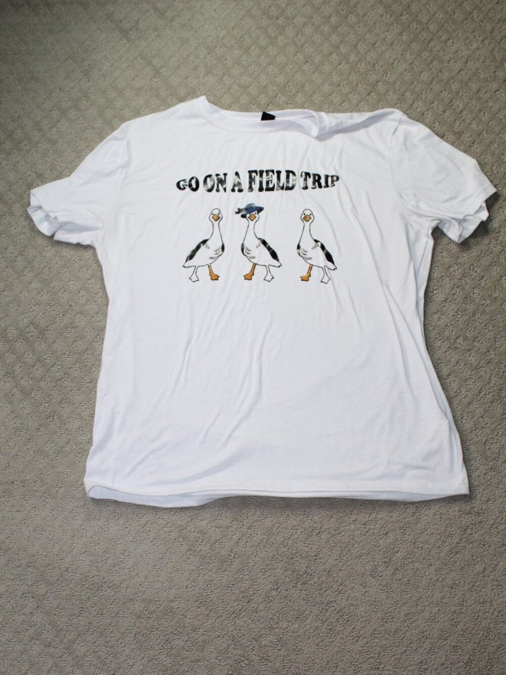 Romwe Sz M White Polyester Spandex 3 Ducks "Go On a Field Trip" SS T-Shirt
